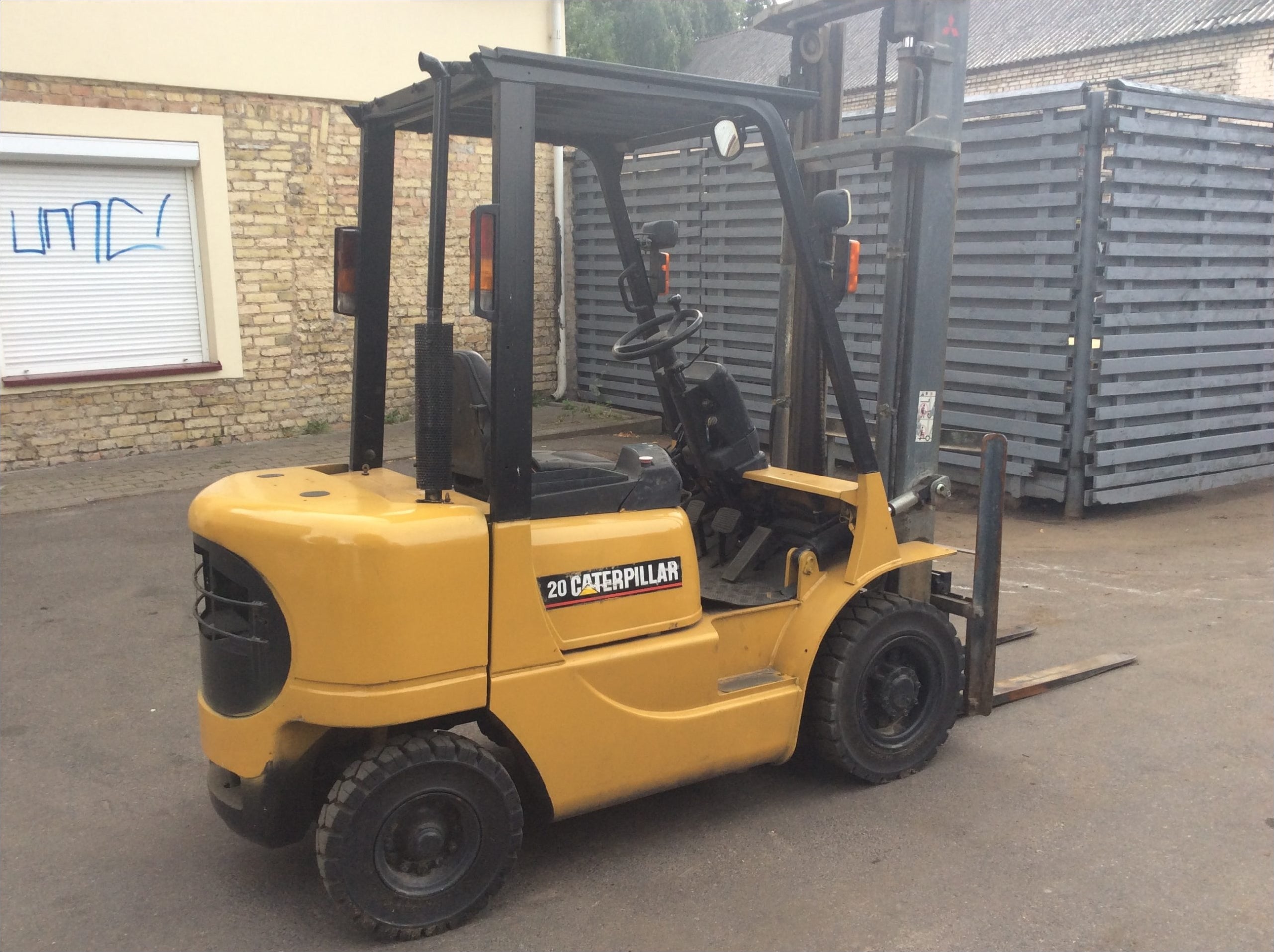 Catalogo De Peças CATERPILLAR - DP20K MC - Empilhadeira