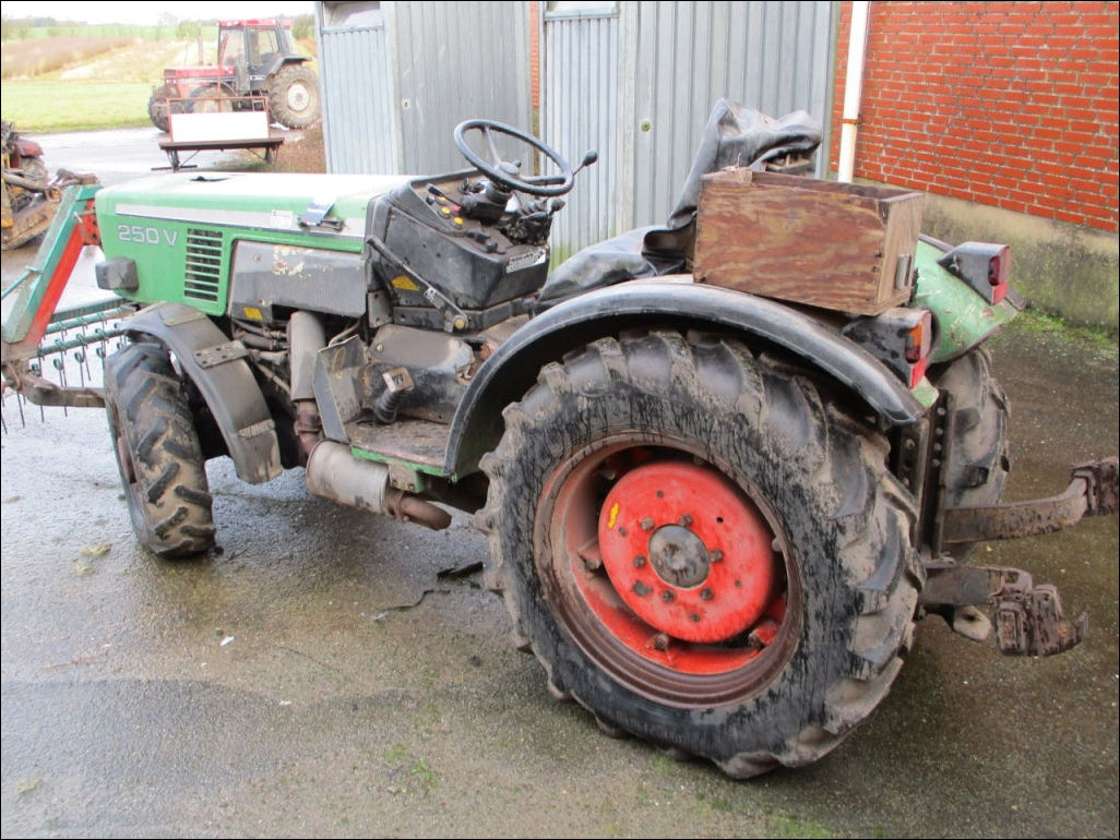 Catalogo De Peças FENDT - FARMER 250V - Trator