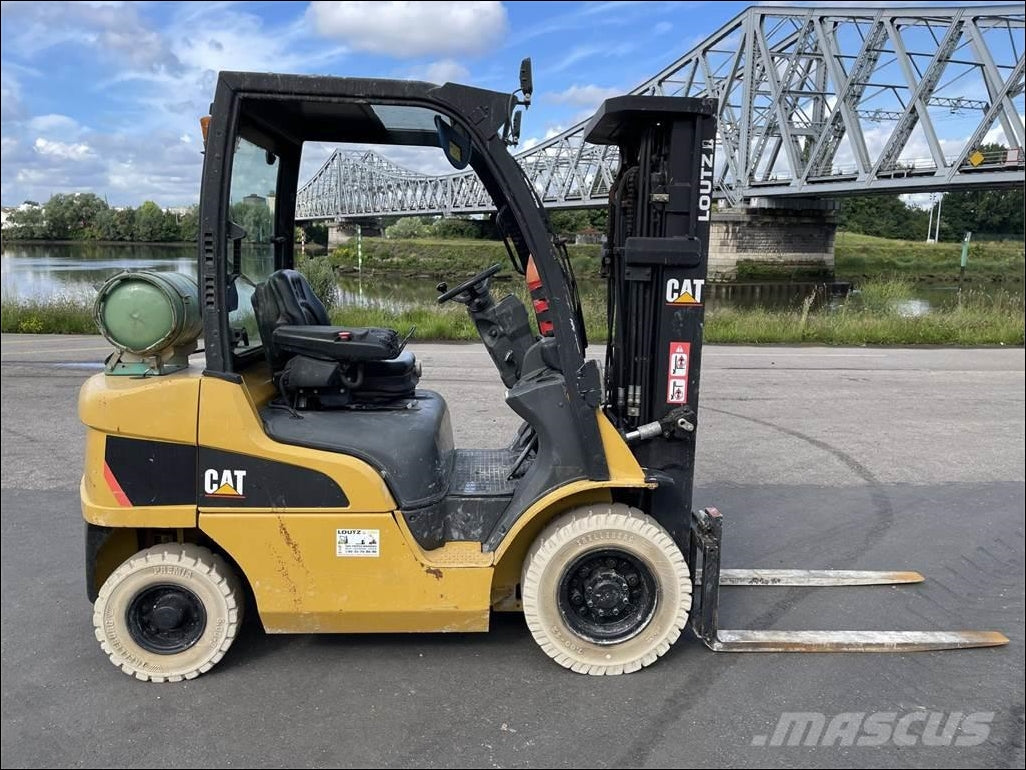 Catalogo De Peças CATERPILLAR - GP25ZN - Empilhadeira