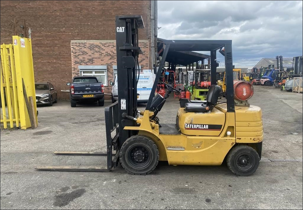 Catalogo De Peças CATERPILLAR - GP25 FC - Empilhadeira