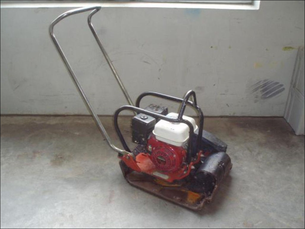 Catalogo De Peças DYNAPAC - LF 90\90A - Vibratory Plate Compactor