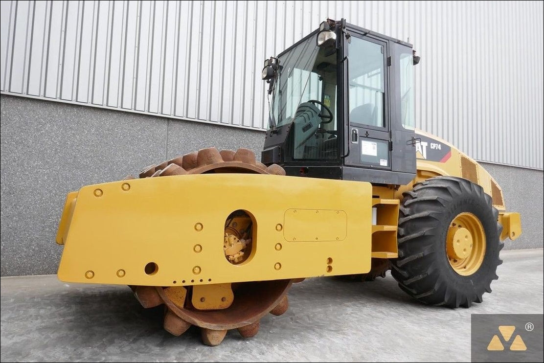 CATALOGO DE PEÇAS CATERPILLAR - CP-74 - ROLO COMPACTADOR VIBRATÓRIO EM PDF