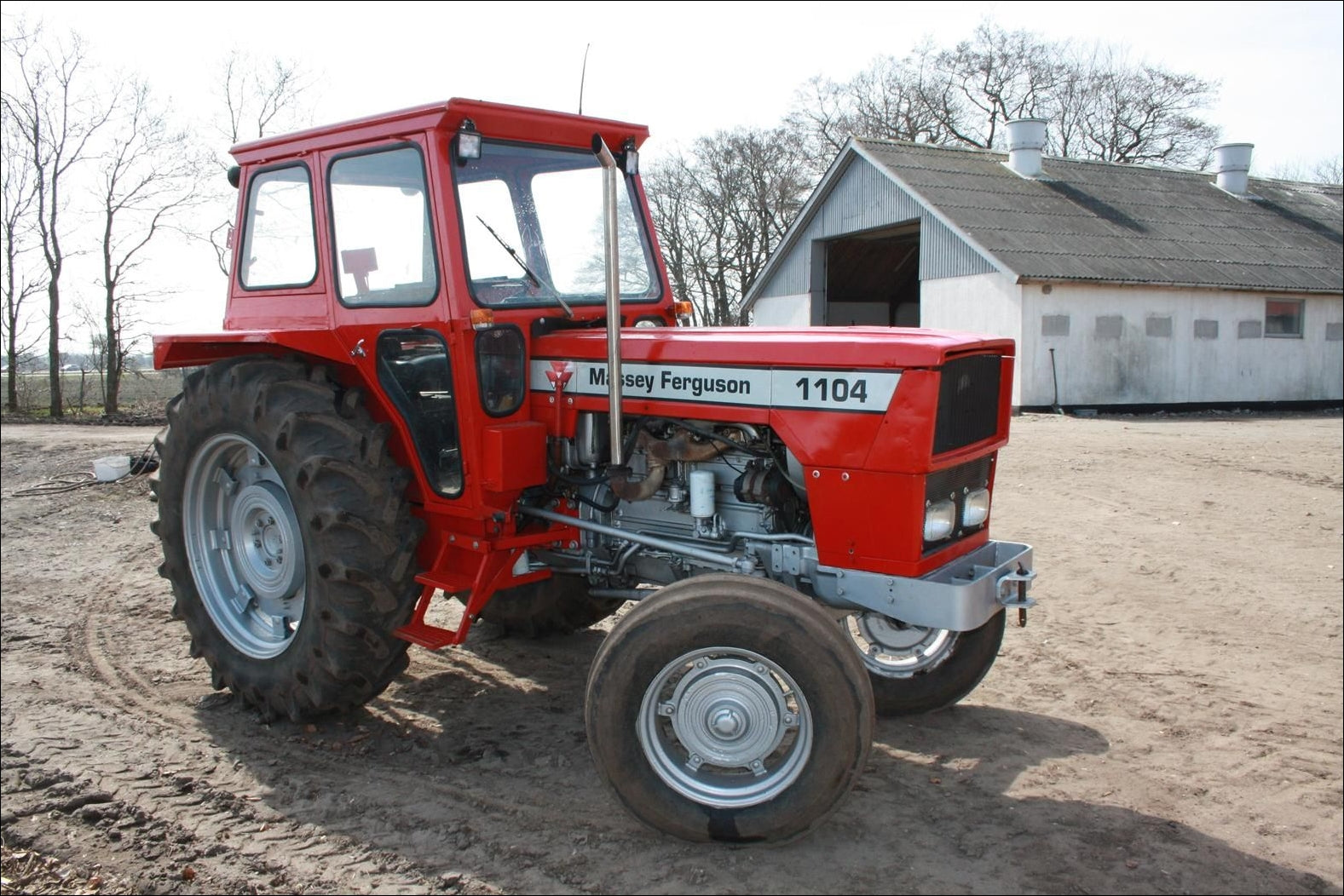 Catalogo De Peças MASSEY FERGUSON - MF 1104 - Trator