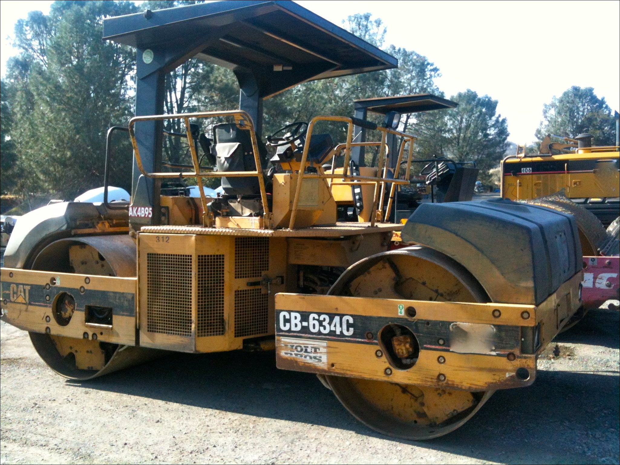 Manual de Serviço CATERPILLAR - CB-634C - Rolo Compactador Vibratório (Inglês) PDF